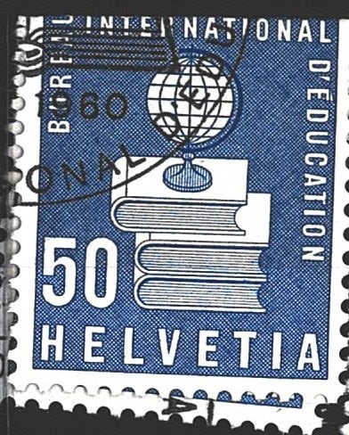Education růz nom
